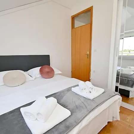 شقة L & Z Visnjik زادار