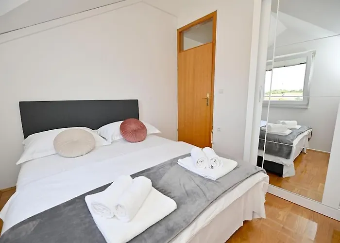 דירה L & Z Visnjik זאדאר